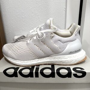 BNWT White Adidas Ultraboost 1.0 Shoes - Size 8 US